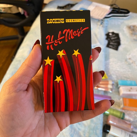 Hot Mess Cosmetics - Eye shadow - Picture 1 of 4